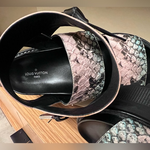 Louis Vuitton snake print Leather Sandals - Picture 2 of 7